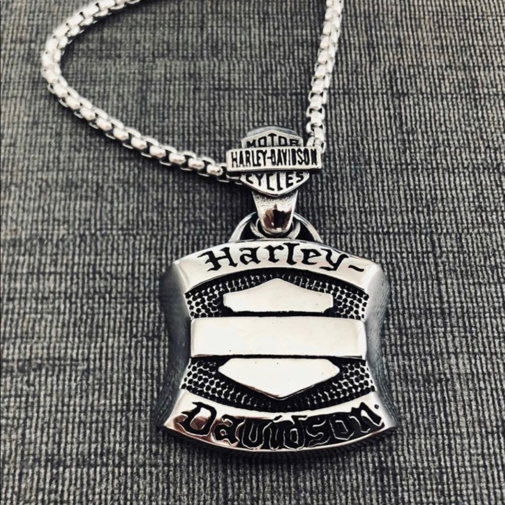 Limited! Just In! HD Mens Necklace - Picture 2 of 5